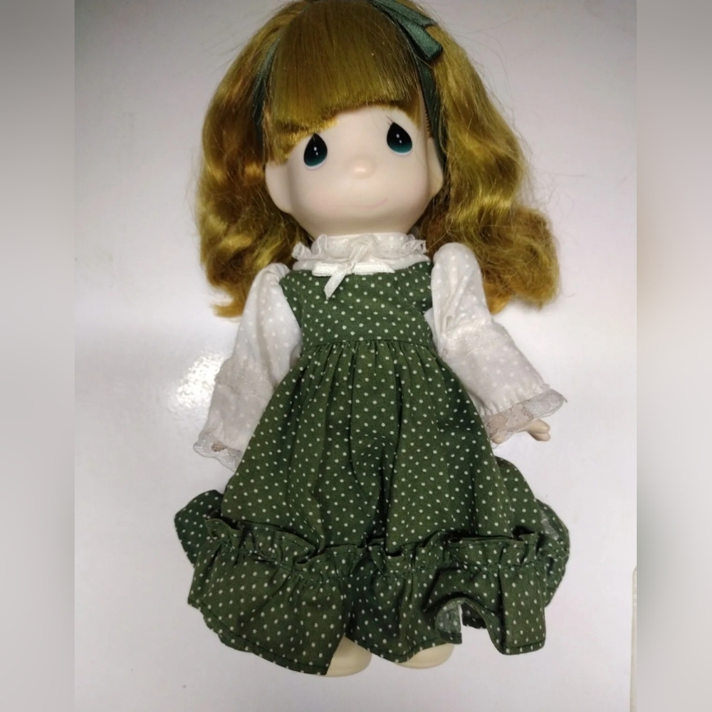 Precious Moments Shannon Ireland Children of the World 9" Doll